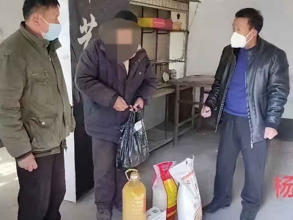 情系贫困户冬日送温暖,情系高龄老人暖心入户走访