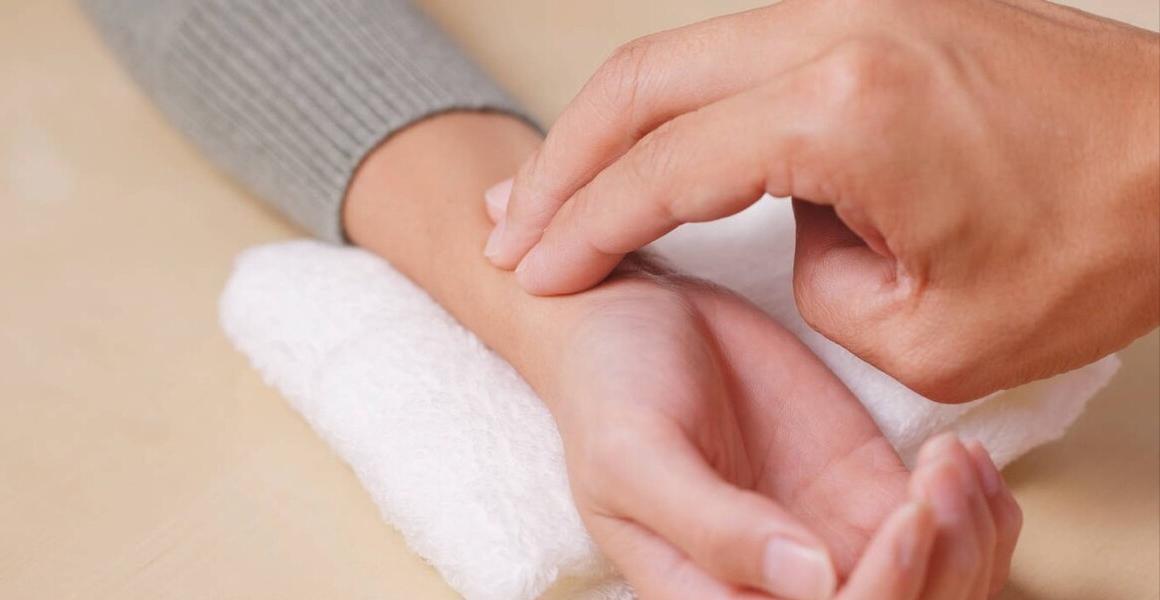 痰湿型多囊卵巢吃什么中成药,20岁左右得多囊卵巢能自愈吗