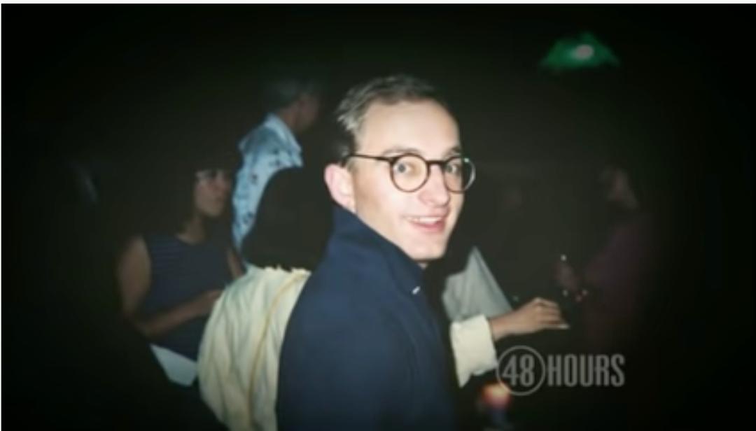 08年美国超级*子骗**:靠忽悠进华尔街,骗婚女高管12年