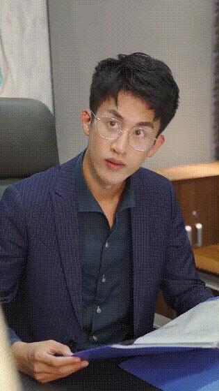 每日一笑：看多了足球比赛就没意思了，来一场不一样的比赛吧