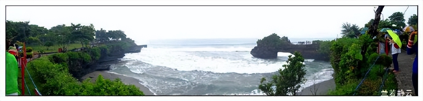 巴厘岛海神庙波涛汹涌,印尼巴厘岛皇威庙