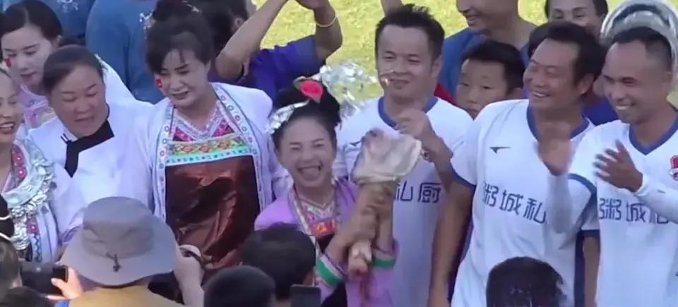 贵州村超名场面,贵州村超再现名场面网红