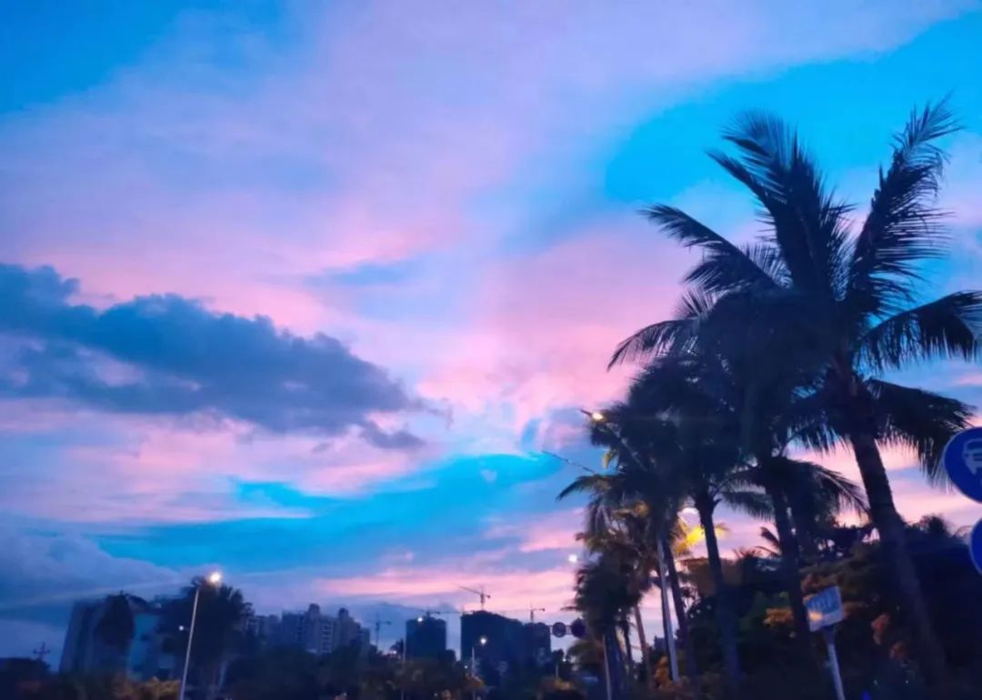 怎么在假期变霸气高冷,学生假期变胖校服穿不上了