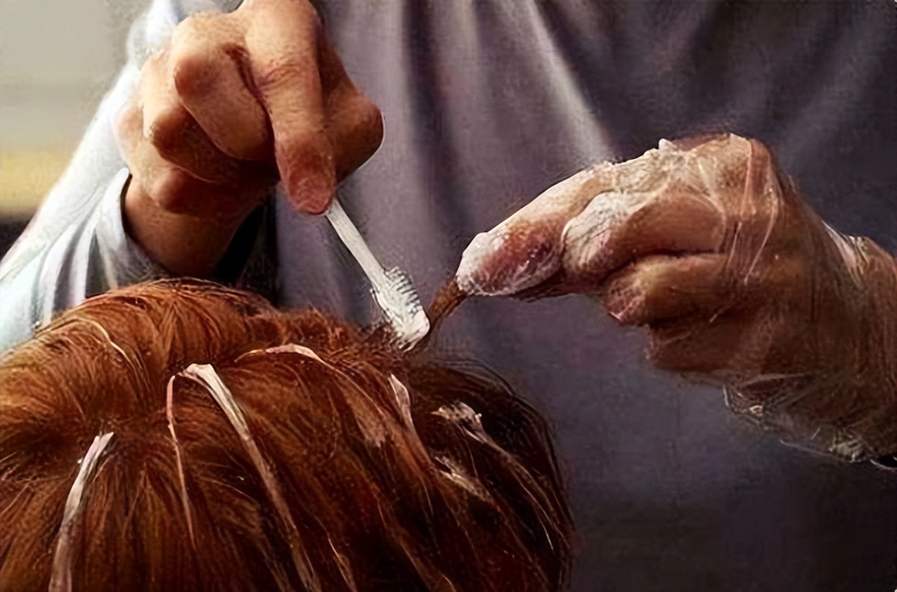 经常用指甲粉染发会致癌吗,有人说经常染发会致癌是真的吗