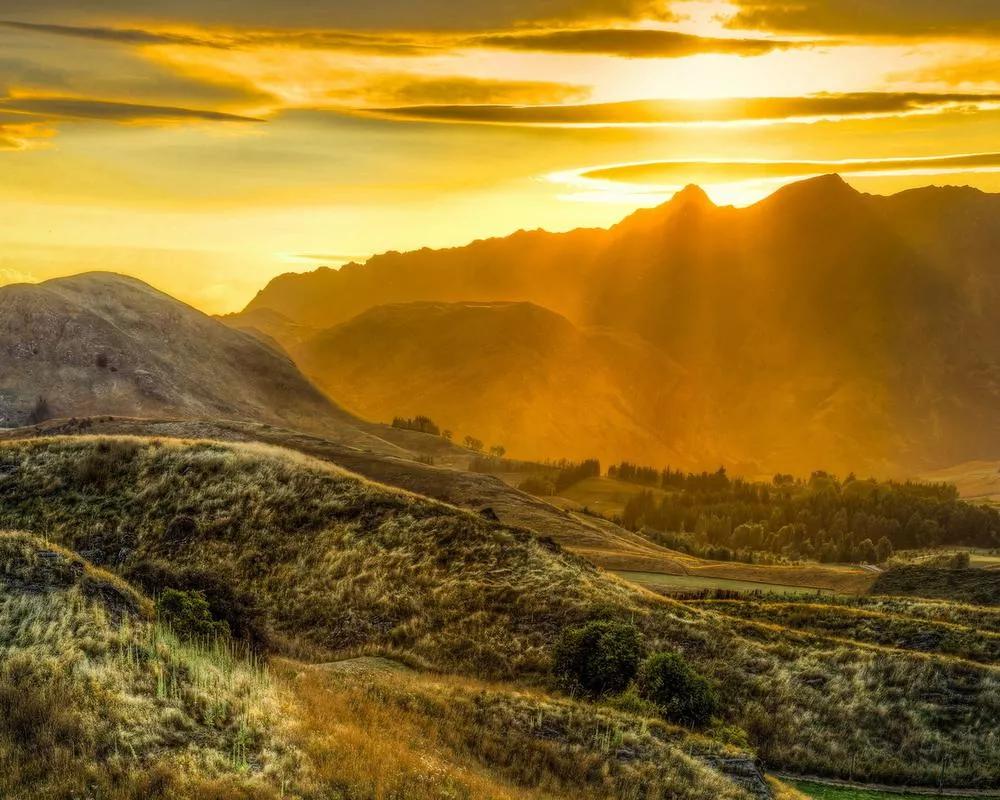 头条挑战赛：对《七律·秋兴（平水韵/孤雁出群格）》的引证解释