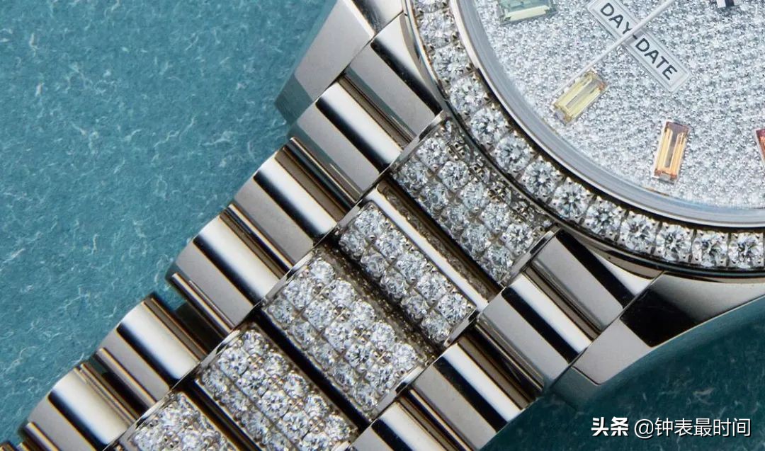 橡胶表带会越戴越松,金属表带3节松4节紧