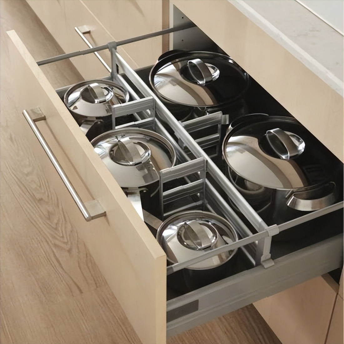 厨房地板漏水怎么检测漏水的位置,五楼厨房漏水到四楼厨房谁负责