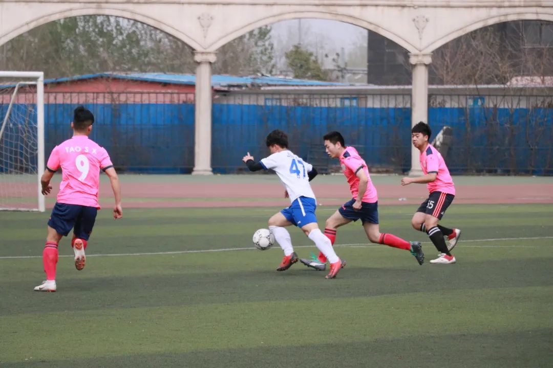 高校足球氛围解密,郑州西亚斯学院高中学习氛围