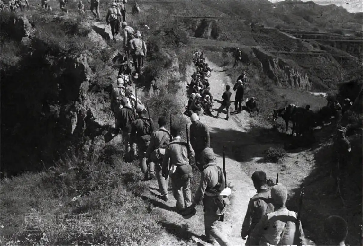 1944年血战柳林坡：曾玉祥孤身杀敌，杀疯了！180名鬼子死伤惨重