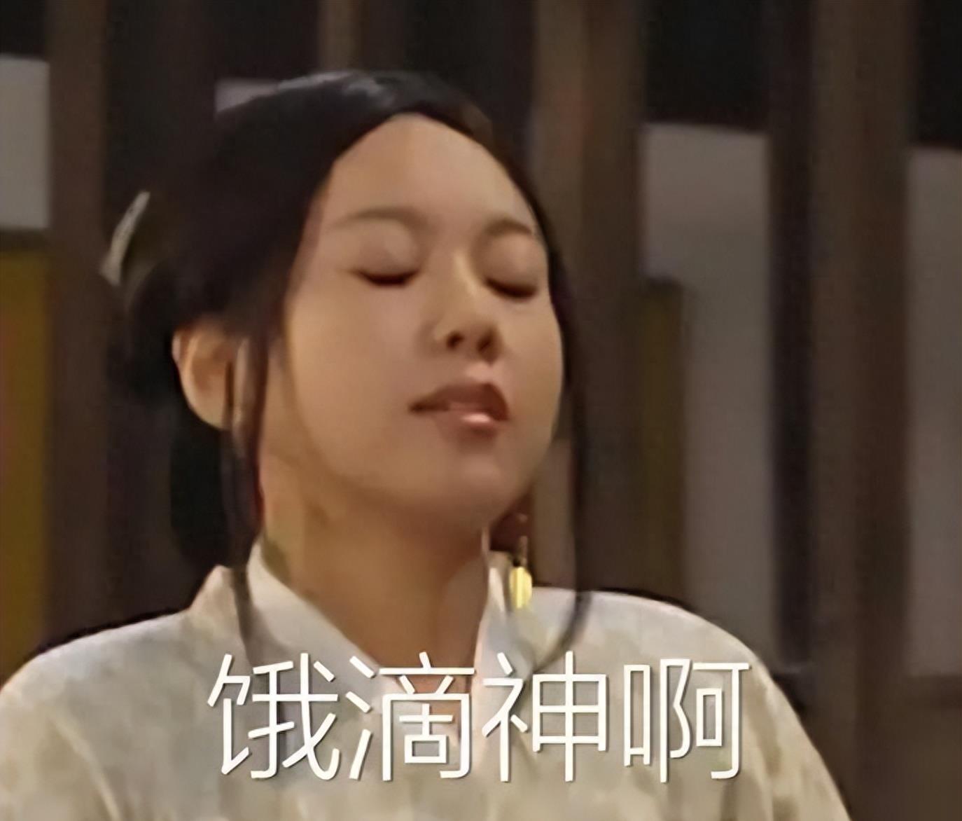 胸罩*点露**，花式泳衣，这些辣眼睛的操作，导演肚子里没一点墨水吗