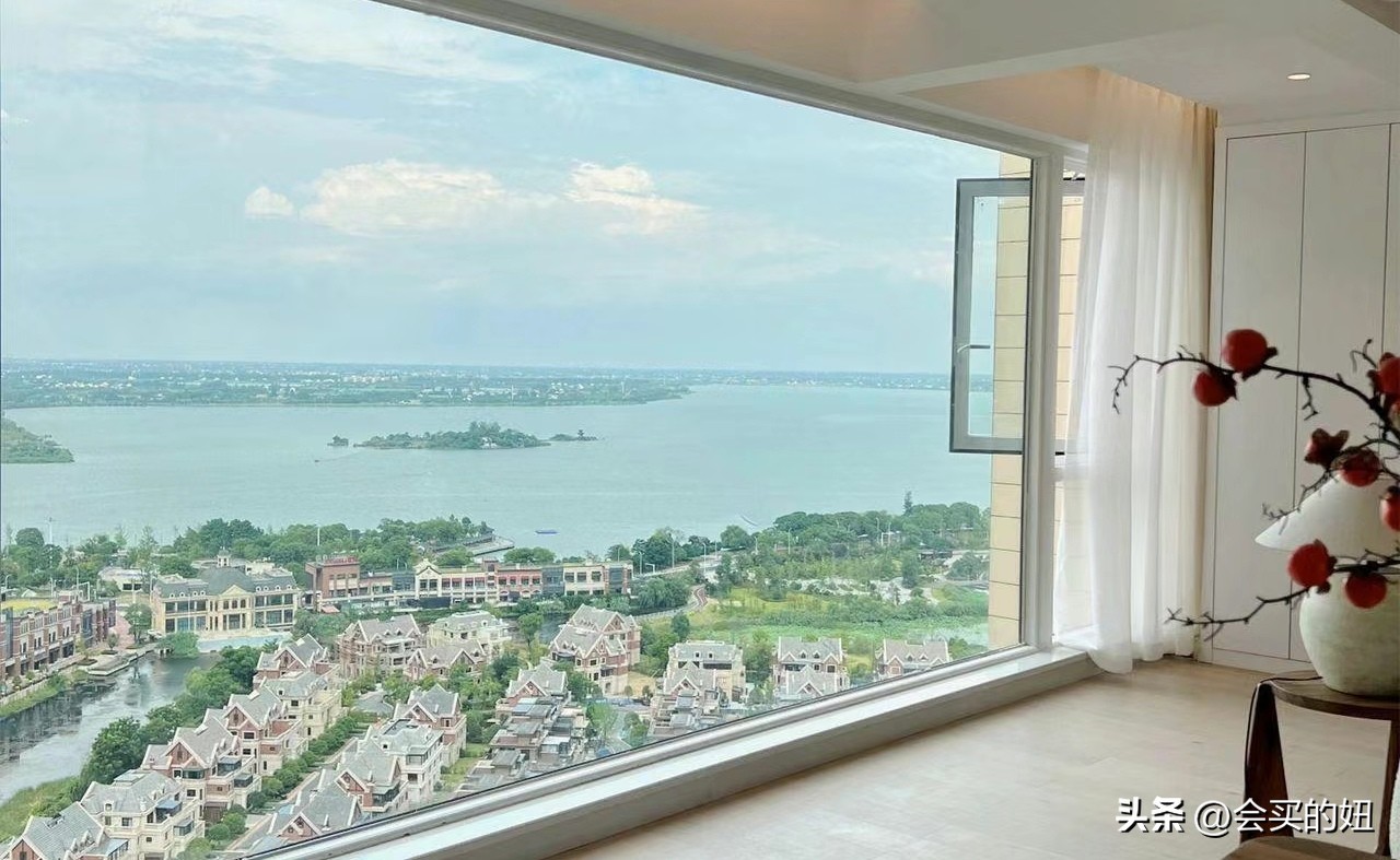 大玻璃和小玻璃哪种好,新型大玻璃应该注意些什么