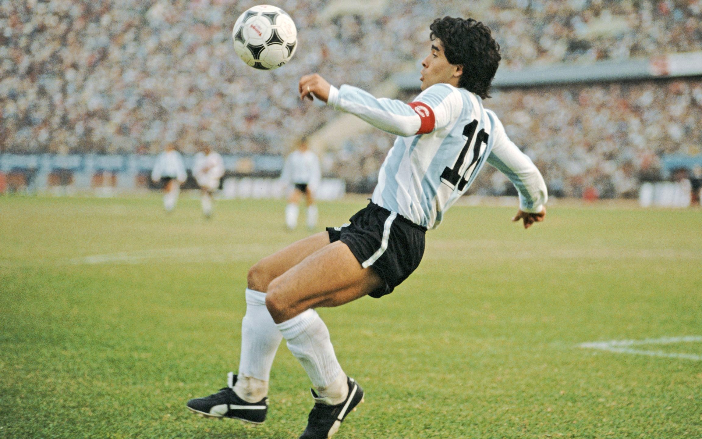 世界足坛史上百大巨星排行榜,世界足坛史上十大足球巨星