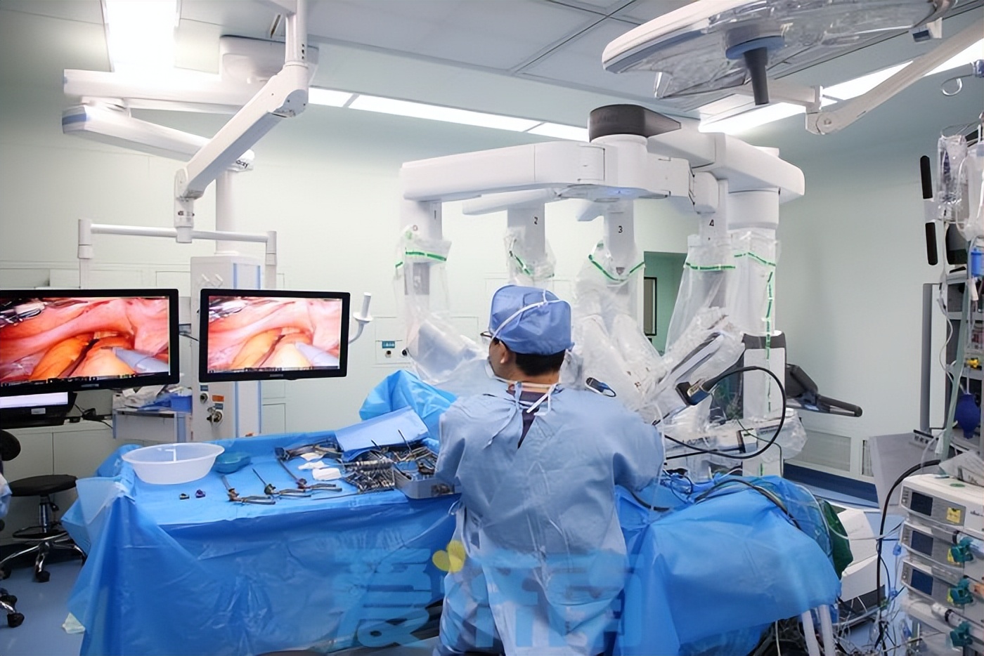 精准切除肿瘤机器人,仁济医院前列腺癌机器人手术
