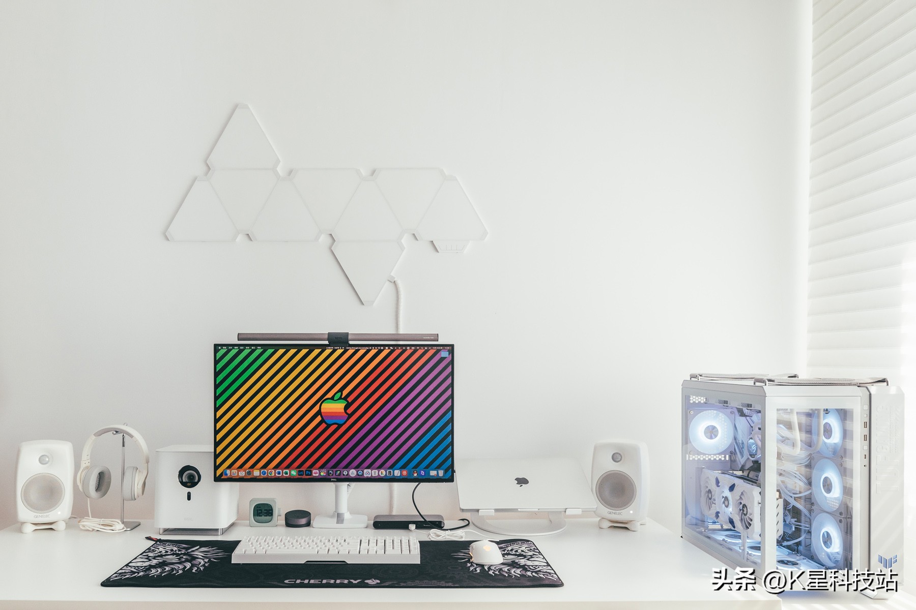 我的桌面我做主，一套平淡无奇白色系生产力+重度娱乐桌面分享