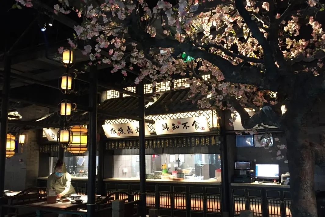 网红店绿茶餐厅上市在即，却屡遭山寨“拦路虎”