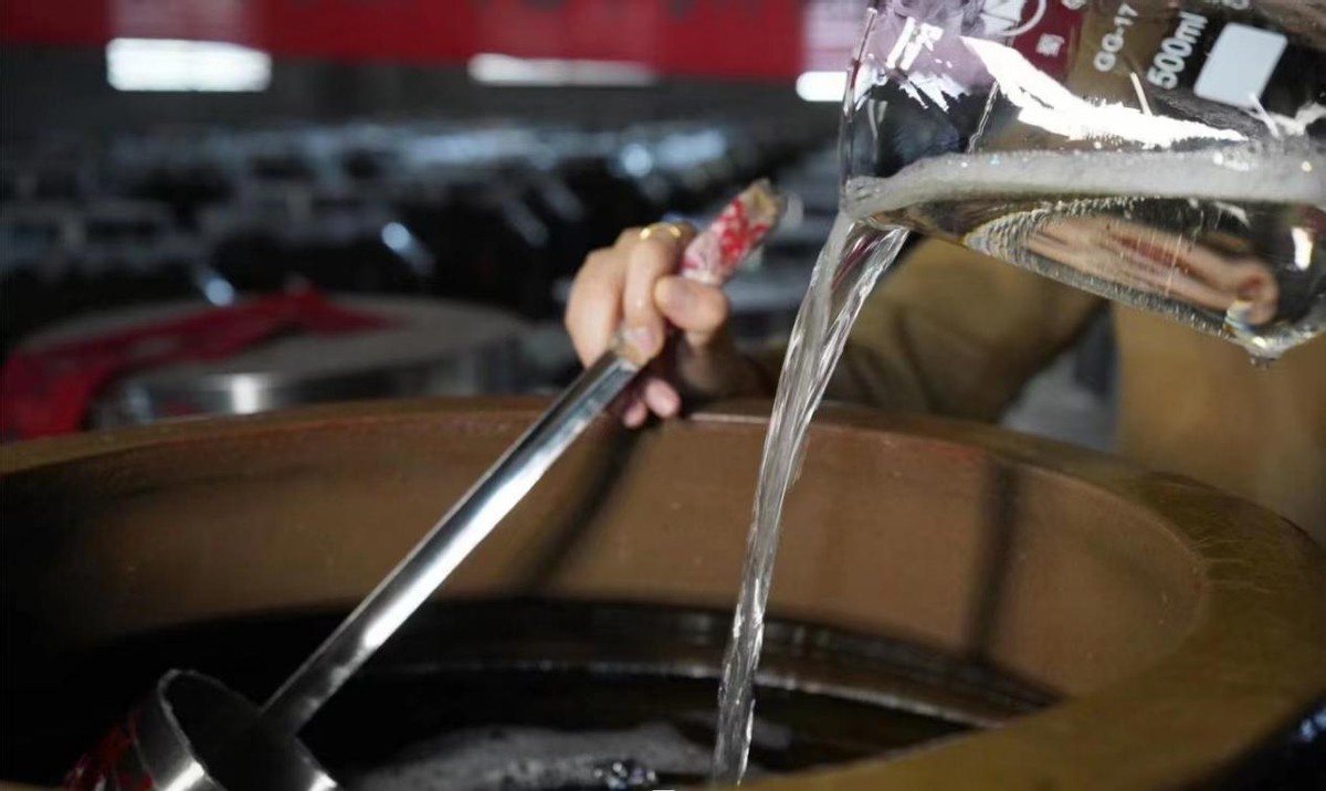 53度飞天茅台出口和内销版行情,2001年飞天茅台内销和出口的区别