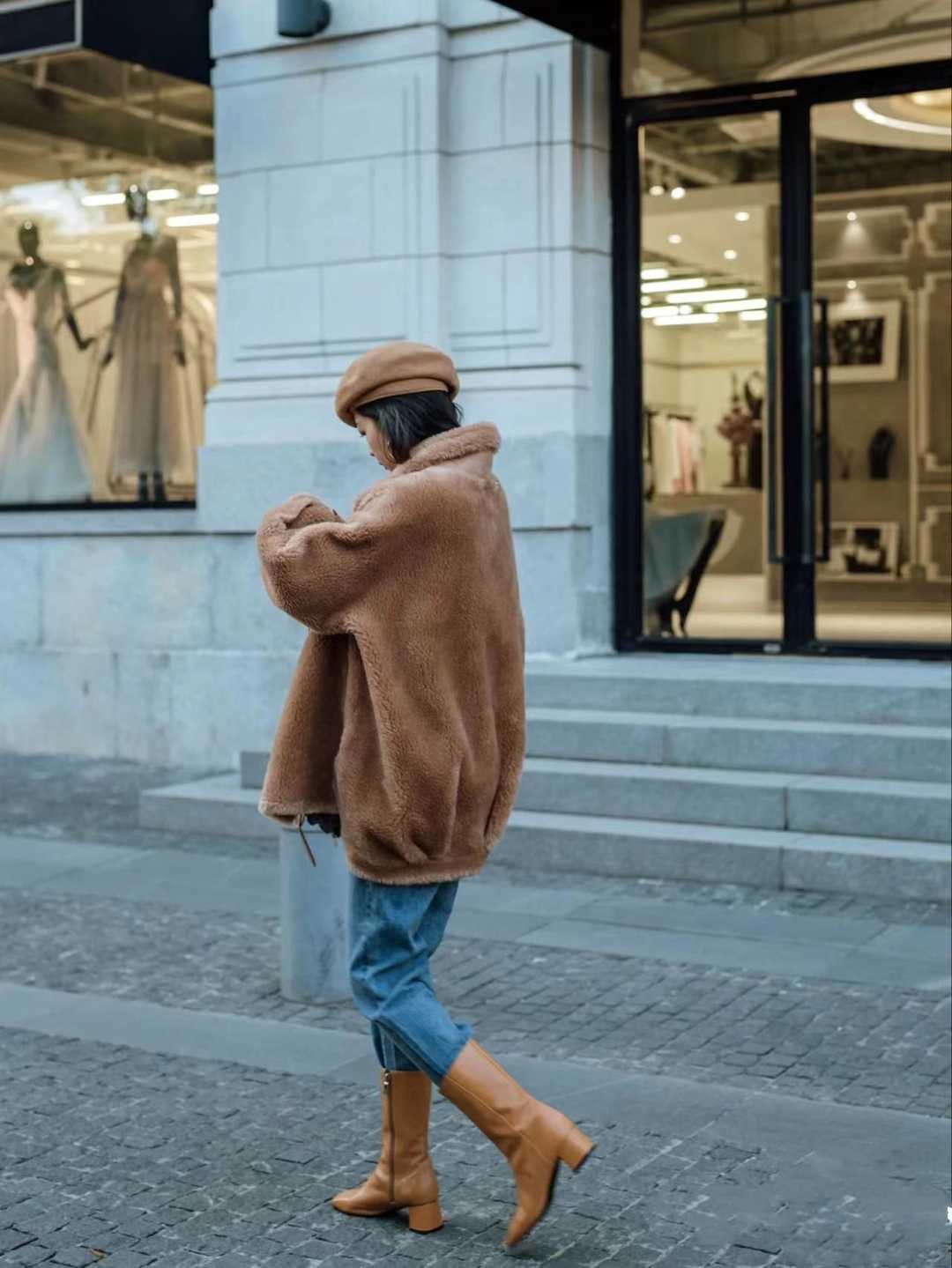 保暖时髦的羊羔毛外套太火了,100%羊羔绒外套保暖么