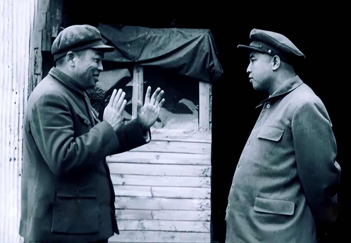 金日成敬酒，洪学智不喝，彭老总说：不能喝也得喝