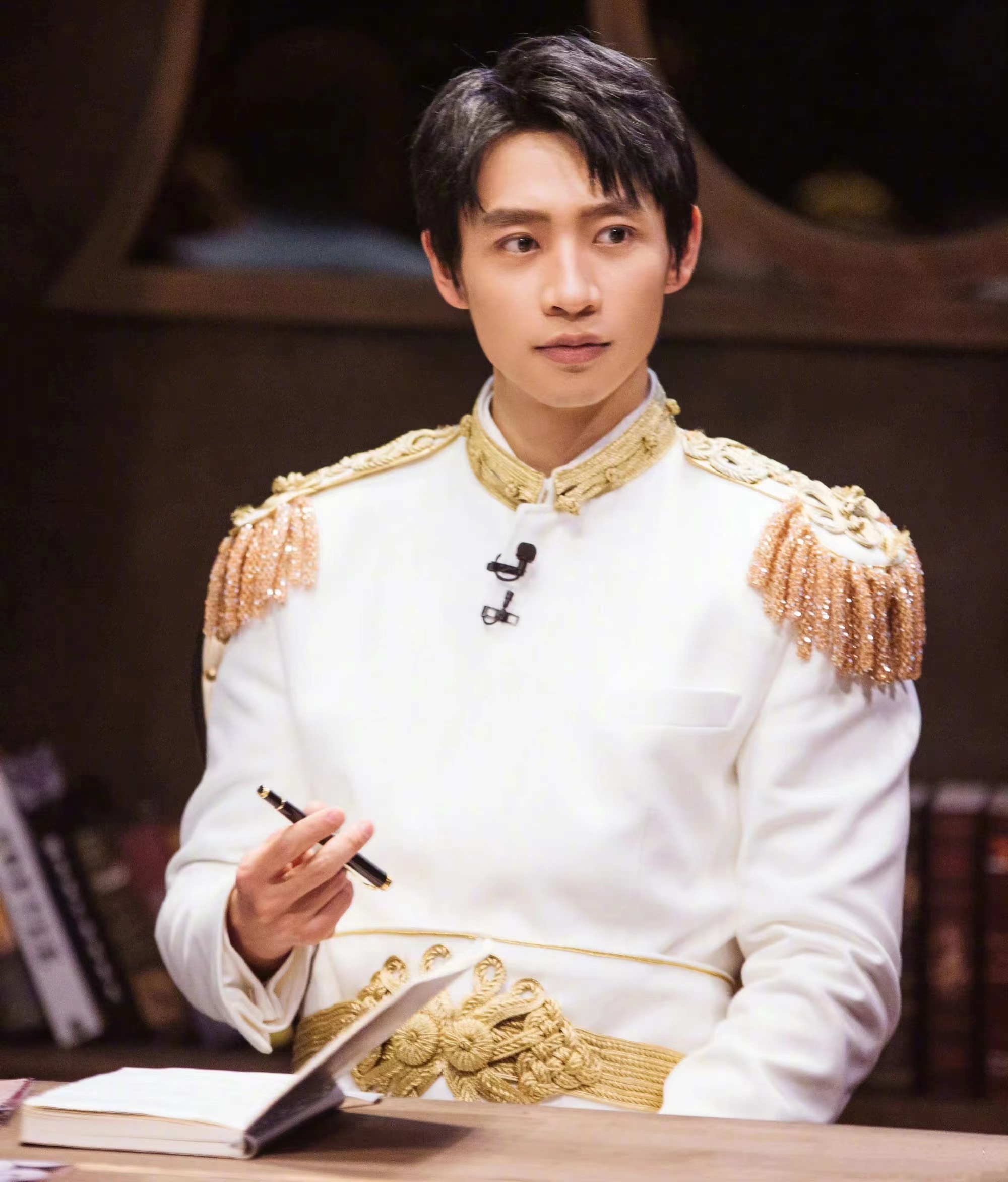 男星减肥后颜值变化,男明星减肥瘦到脱相