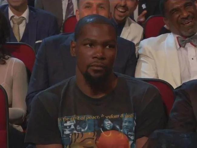 库里希望杜兰特加盟勇士吗,杜兰特与耐克达成终身合同