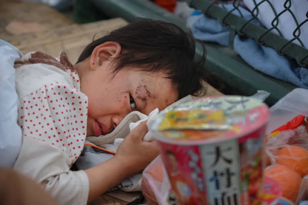 汶川地震13周年这些画面让人泪目,汶川地震感人图片含泪整理
