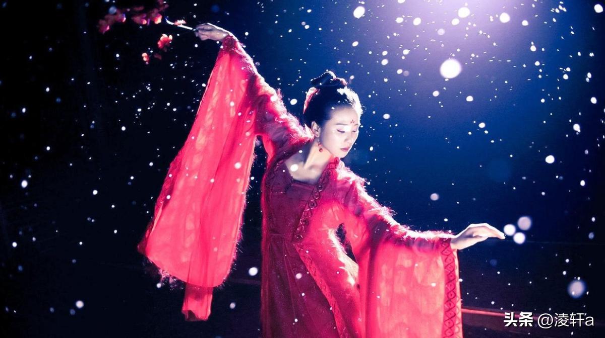 装傻30余年,被宦官当成痴呆扶上皇位,一道圣旨让他们后悔不已