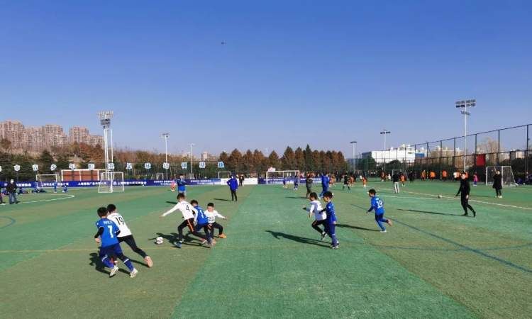 以足球为纽带、以友谊为桥梁！宝山、叶城共绘多彩体育画卷