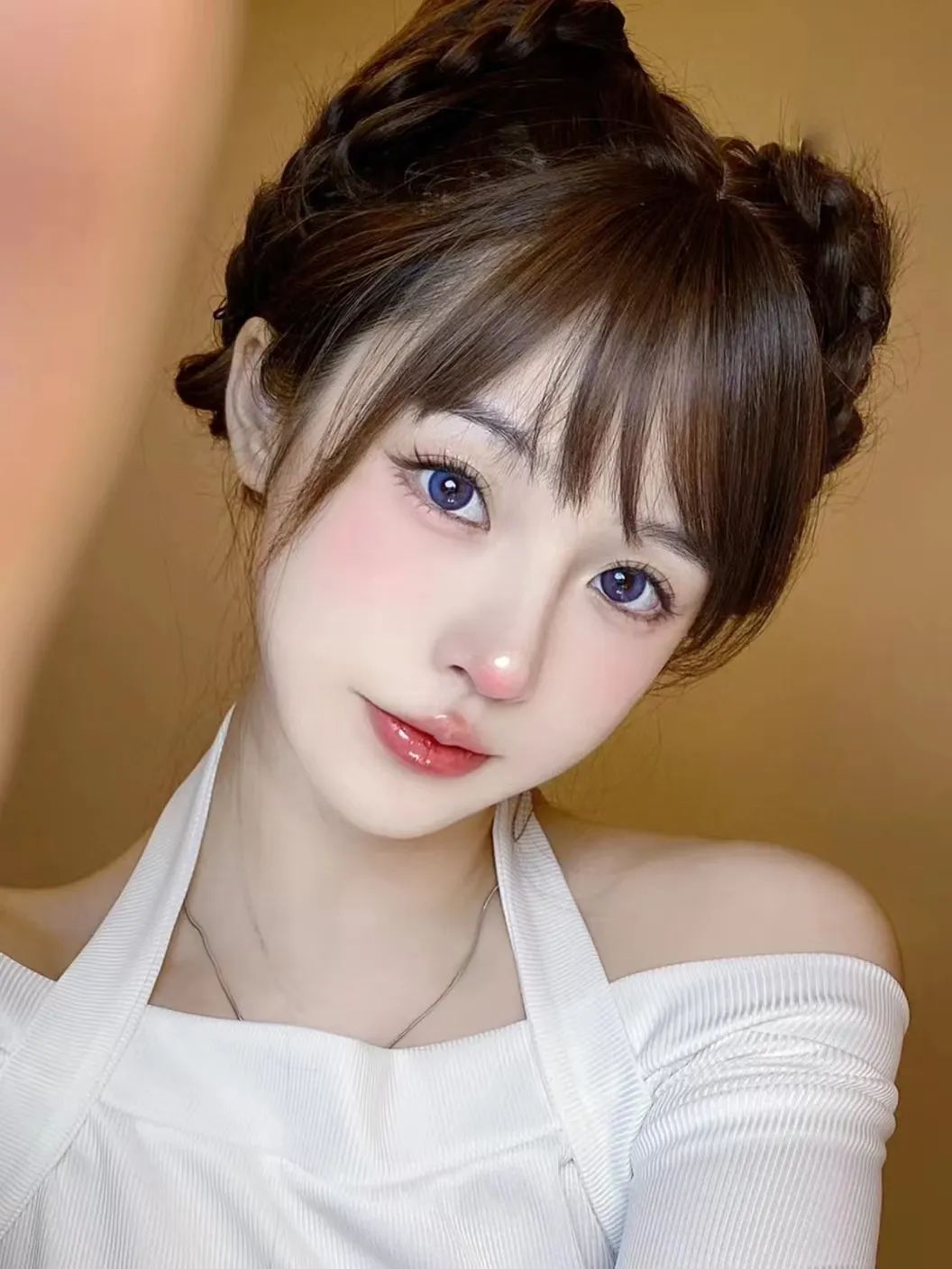 今年别再披头散发了三款减龄发型,既不显脸大又不披发的发型