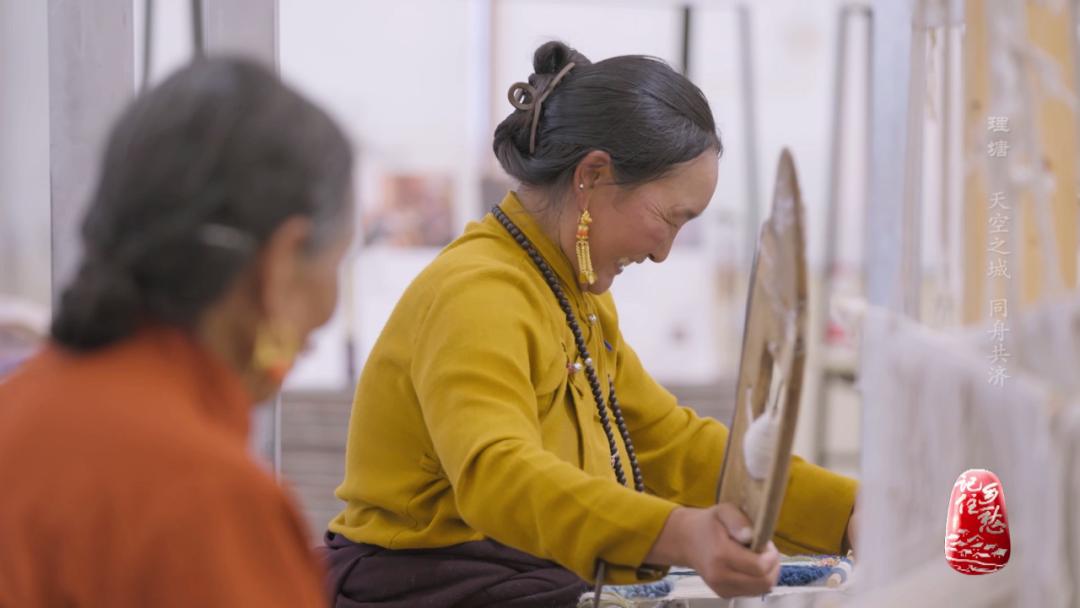 理塘天空之城照片,川西高原理塘