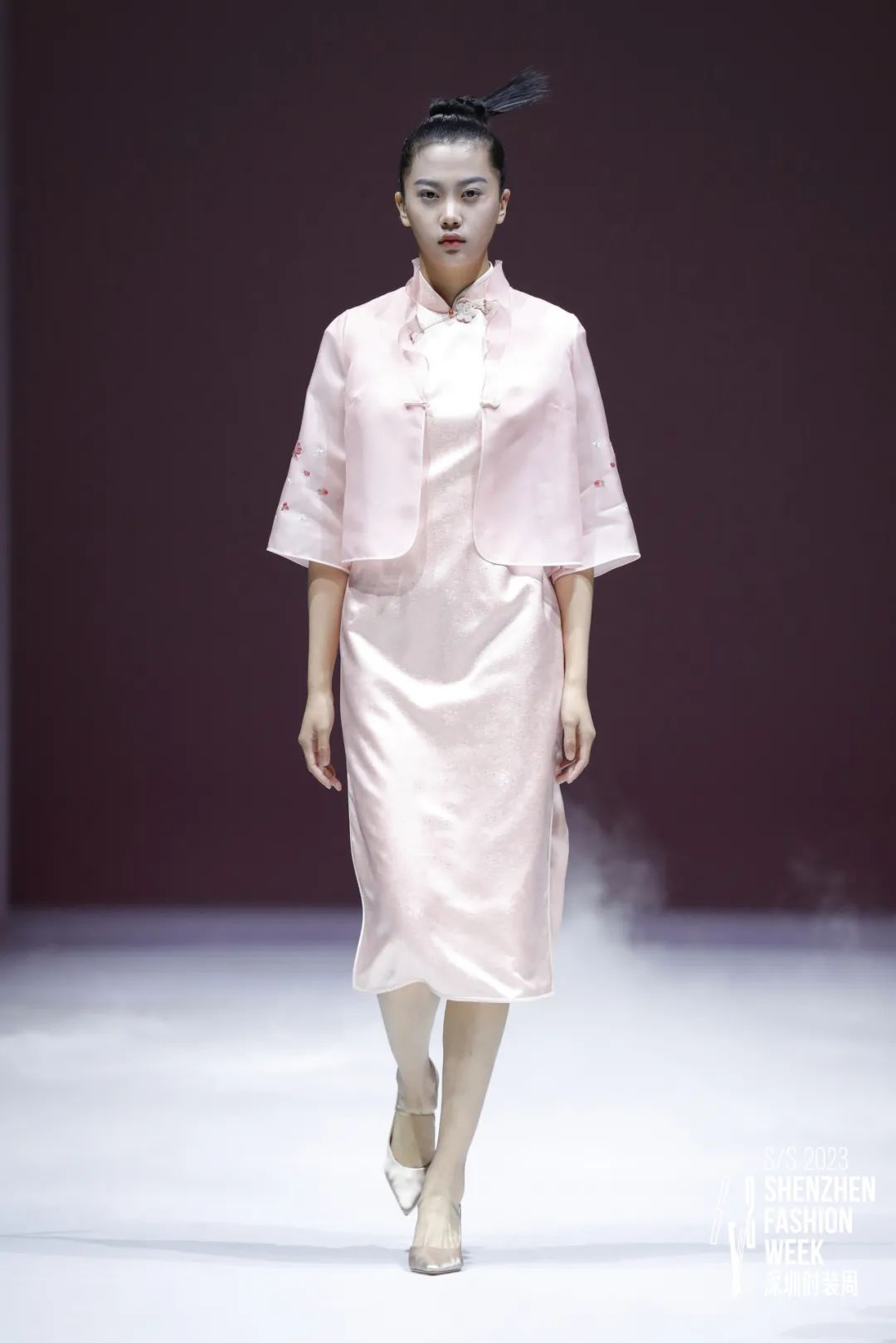 衡韵雅序服装郑州店,衡韵雅序郑州机场