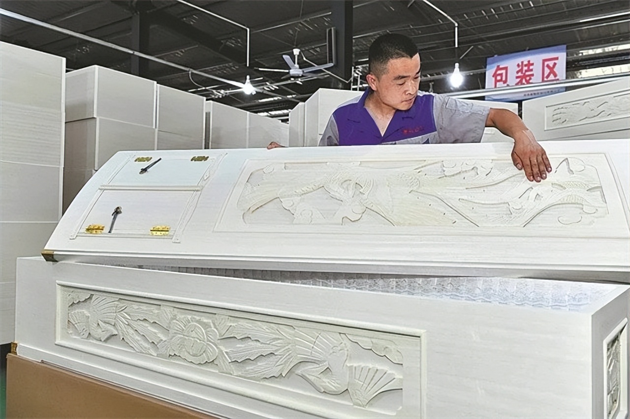 中国火葬场黄色棺材,火葬场中国