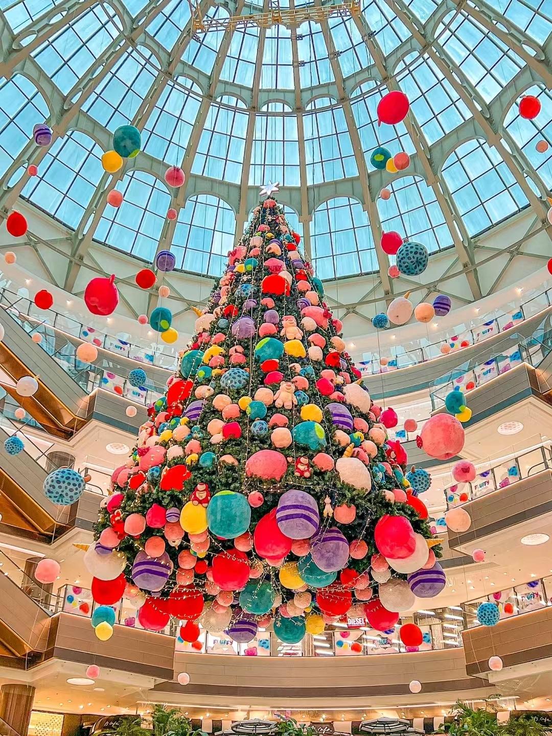 奢侈品秀场设计经典,奢侈品门店圣诞装扮