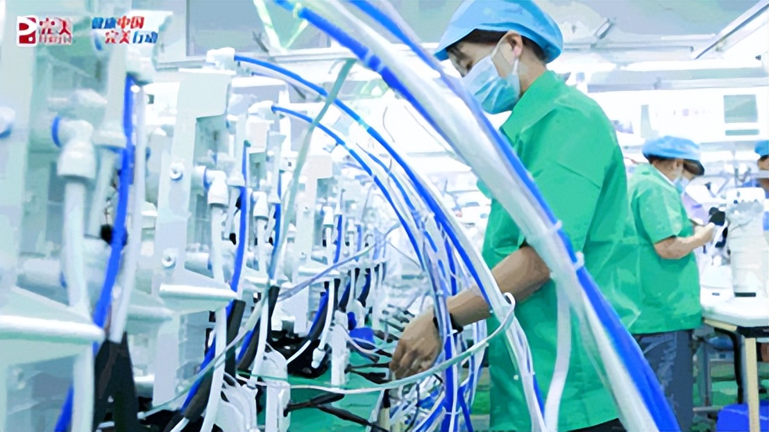 高标准严要求，直击完美产品专业净水设备生产过程