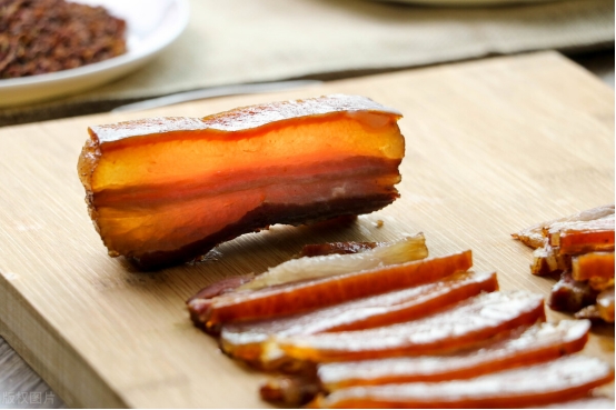 腌腊肉怎么才知道盐够不够,腌腊肉不要傻傻放盐教你三个诀窍