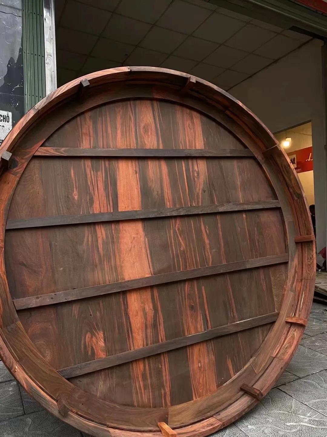 黑飘红属于大红酸枝的顶级吗,大红酸枝开料定制餐桌