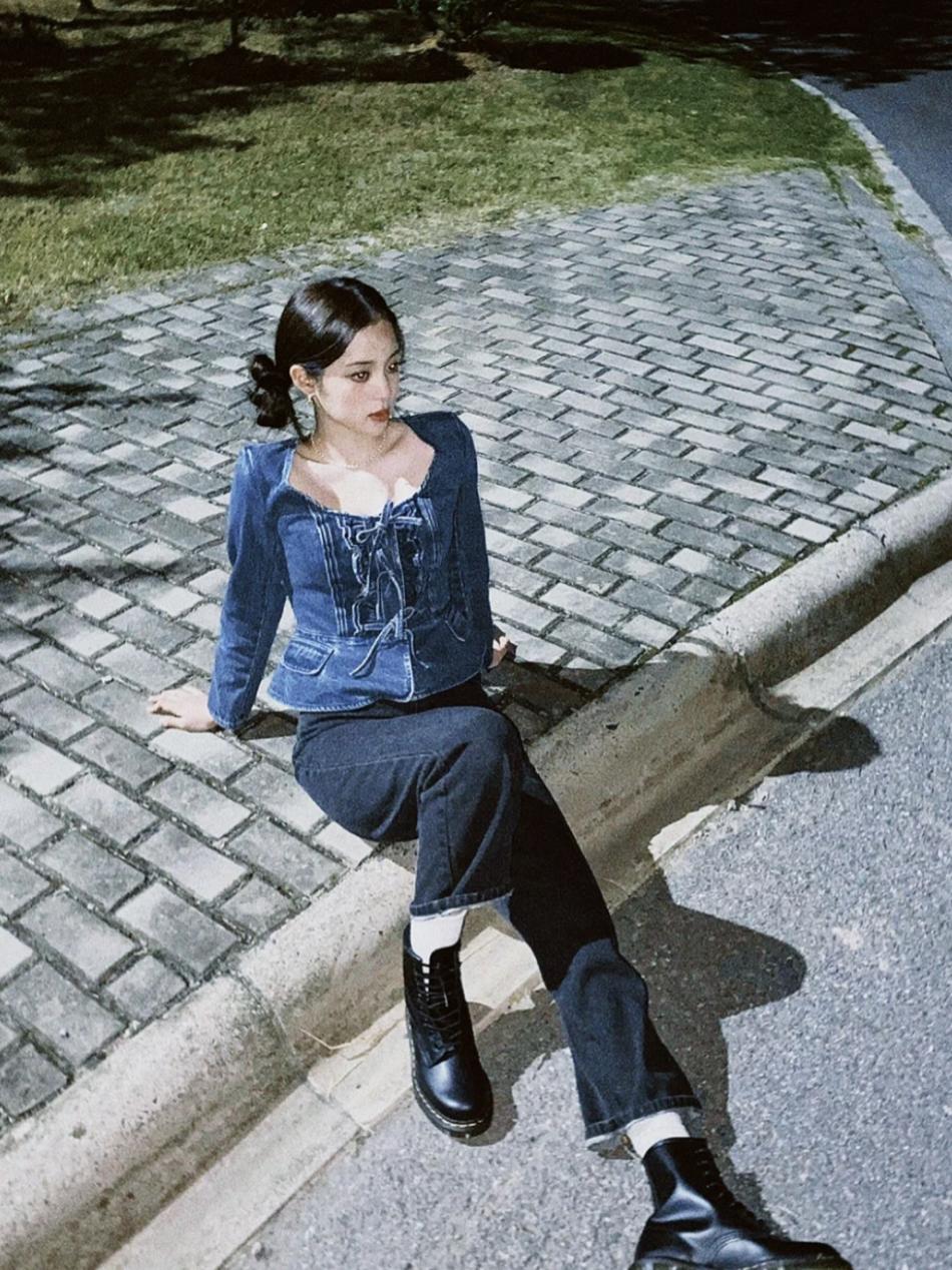 别再披头散发了教你一招秒变女神,今年别再披头散发了三款减龄发型