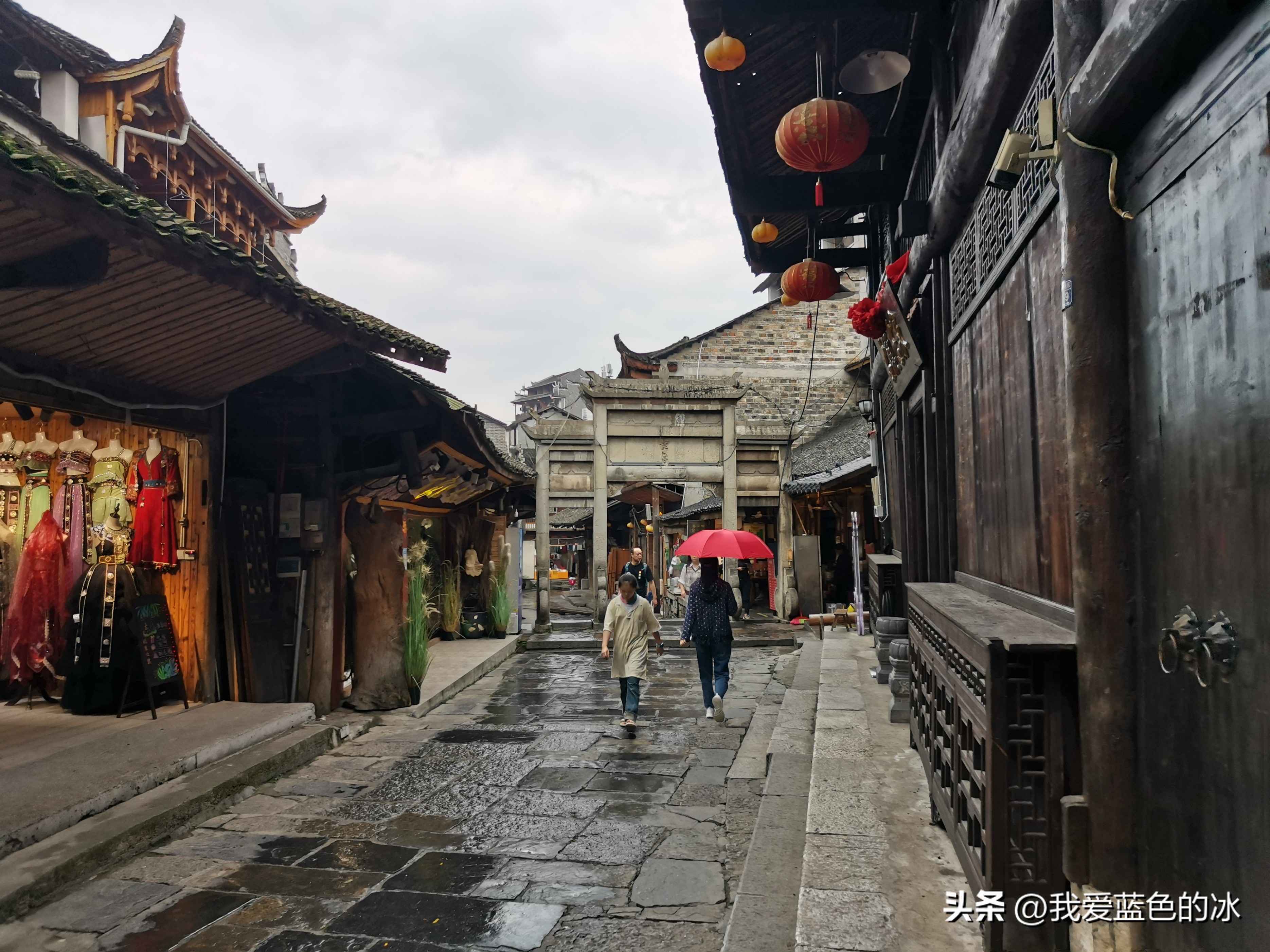 刘晓庆特色米豆腐,漫步在这个不起眼的小镇完整版