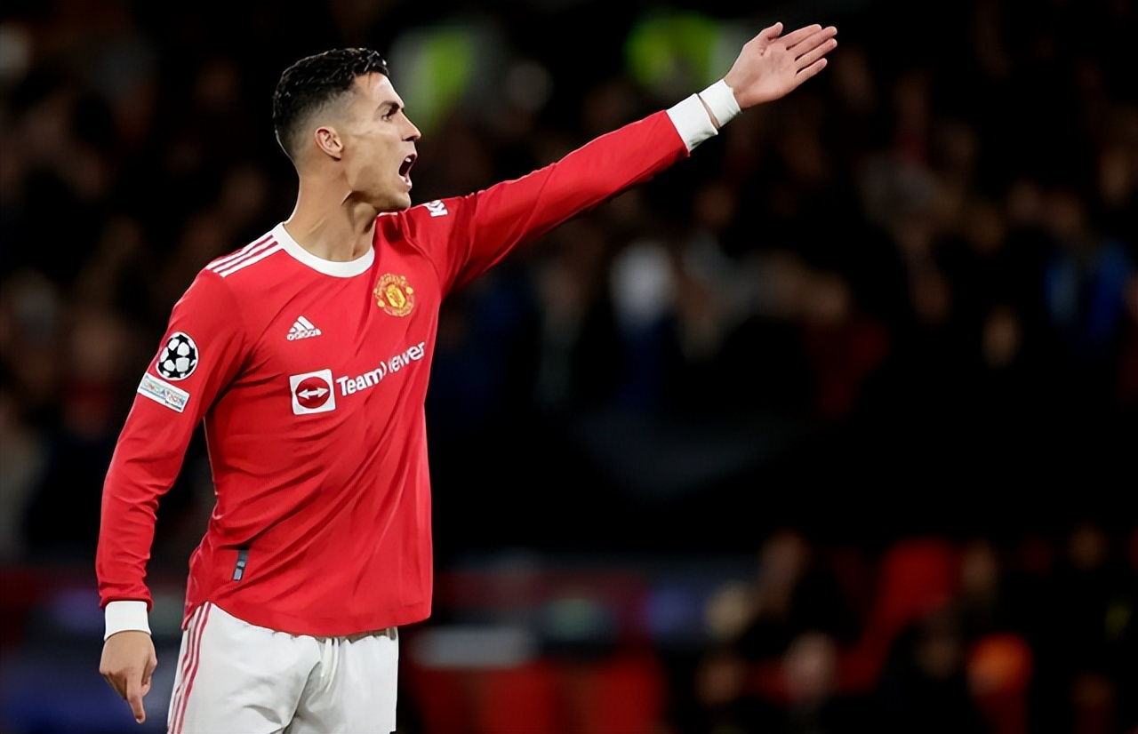 c罗暴怒时刻完整视频,c罗怒将球踢到裁判头上