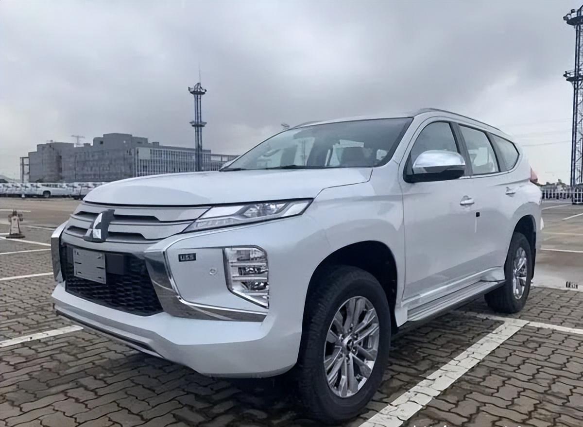 最顶配的三菱帕杰罗最新款的,三菱帕杰罗外观