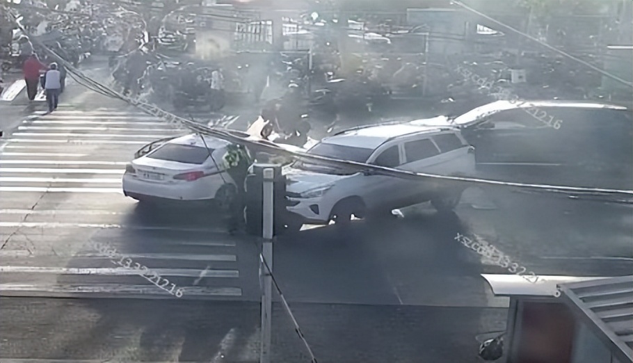 石家庄一司机闯卡被抓,石家庄交警夜查被闯卡