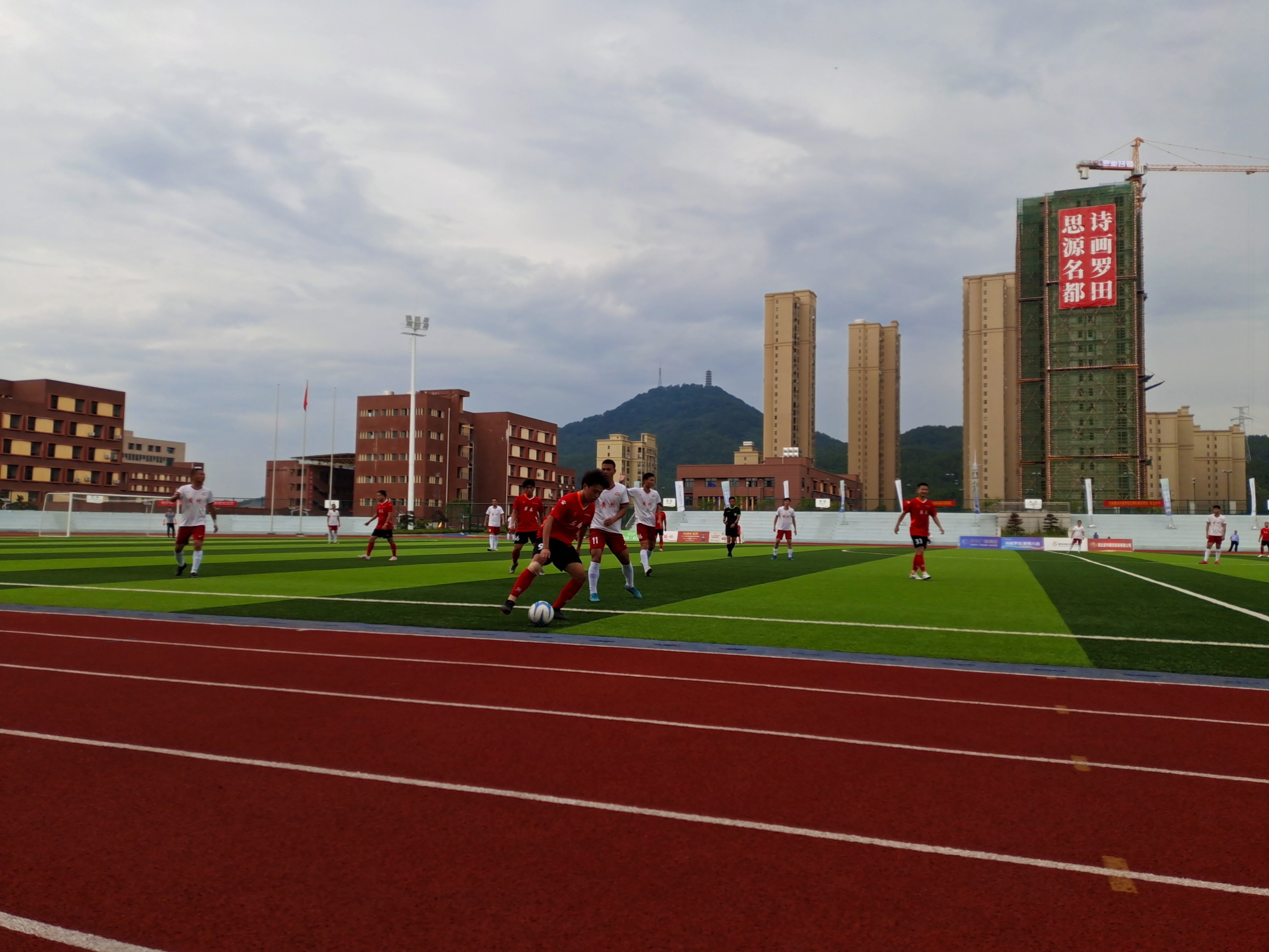 黄冈第六届运动会篮球武穴,黄冈市六运会青少年足球比赛