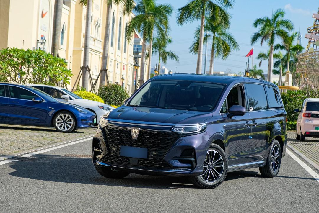 有着“越级能力”的国货MPV，会是你的菜吗？——二手荣威iMAX8