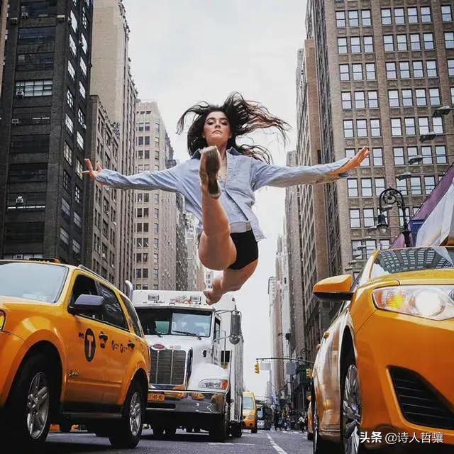 轻歌曼舞原创诗句,现代诗副歌