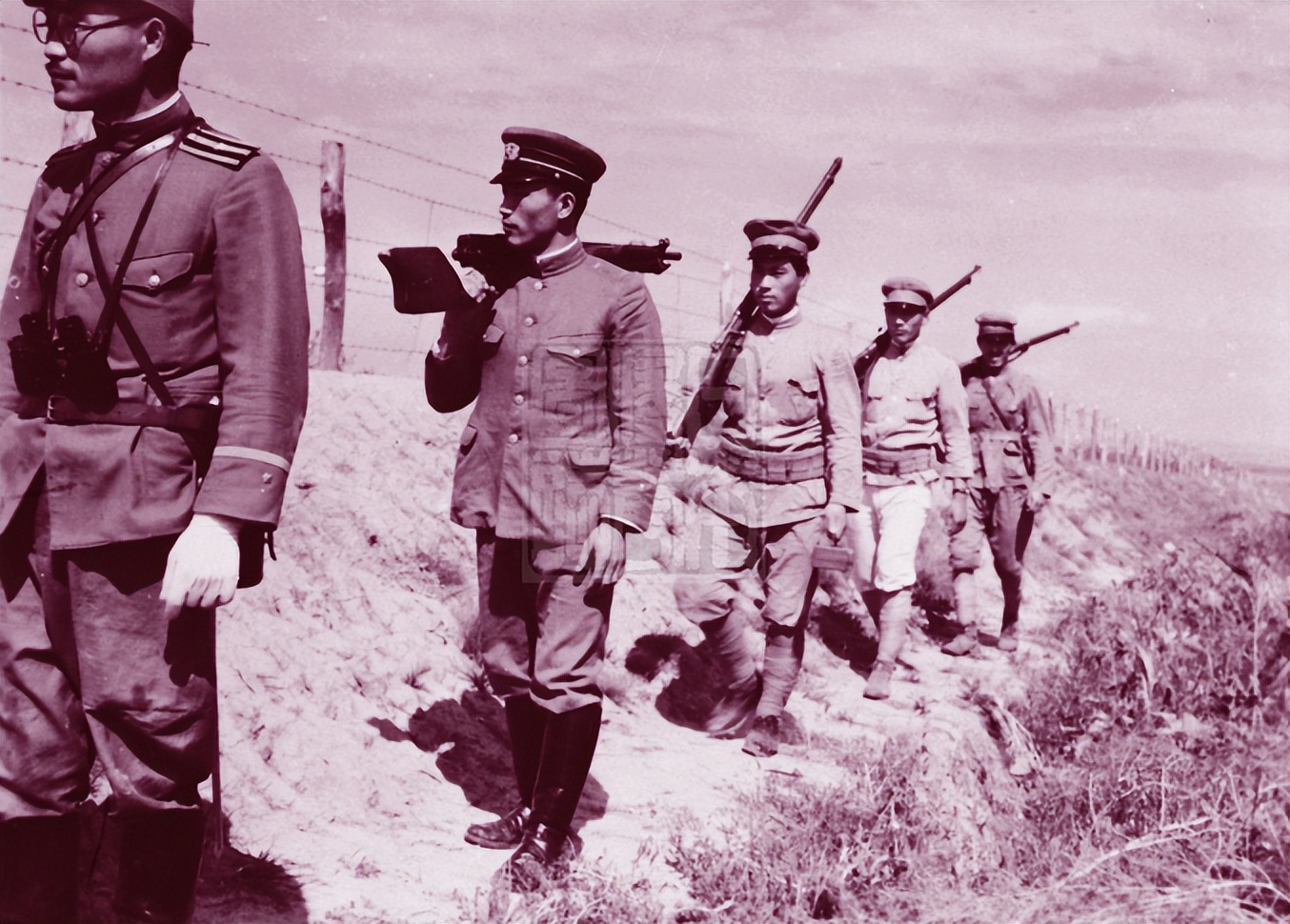 清朝最后一个铁帽子王：曾做过伪满军官，新中国时当选了政协委员