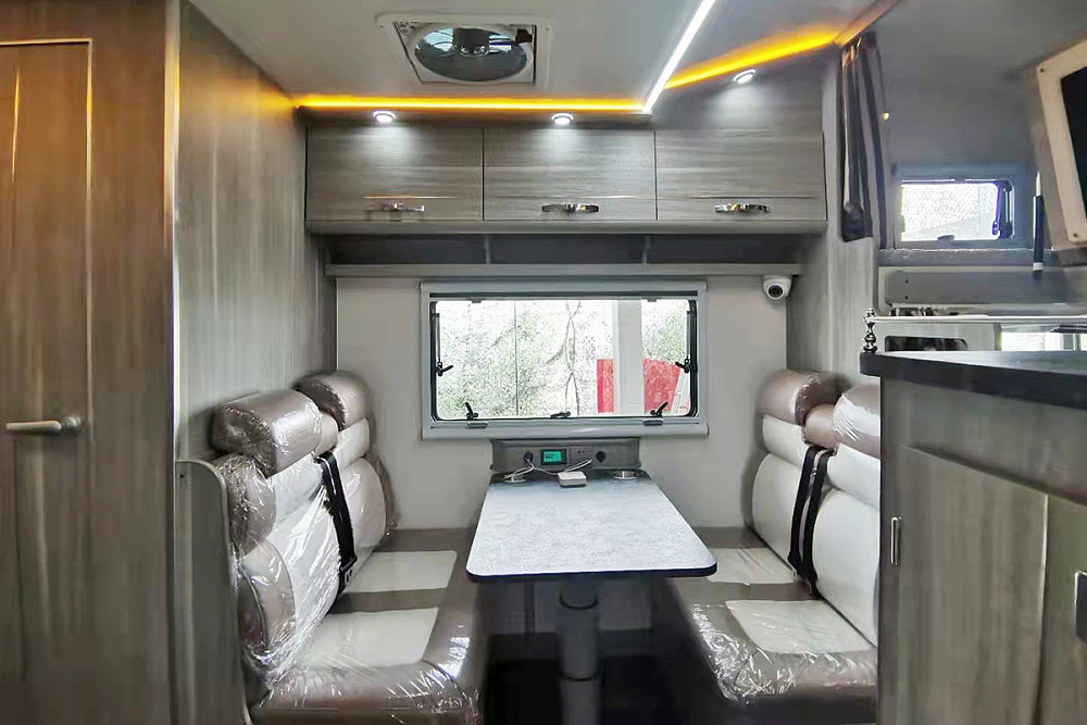 跃进h300国六轻卡4.2米厢货多少钱,不到30万的大型豪华房车