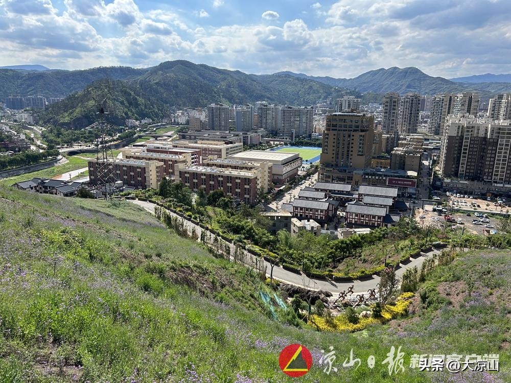 会东县贯彻落实省委十二届三次全会和州委九届七次全会精神奋力建设具有会东特色的现代化经济强县