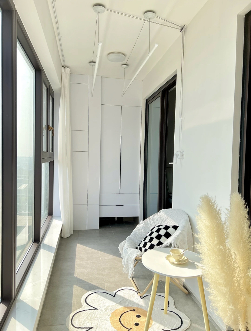 江苏夫妻“教科书式”的装修火了，全屋布置得干净又实用，超羡慕