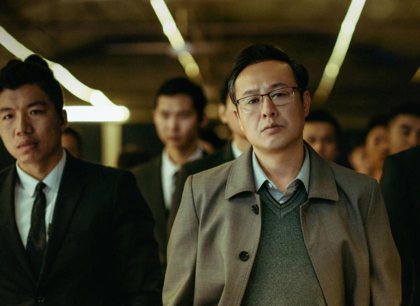 张颂文走红后现身被粉丝围堵跟拍,张颂文说新浪