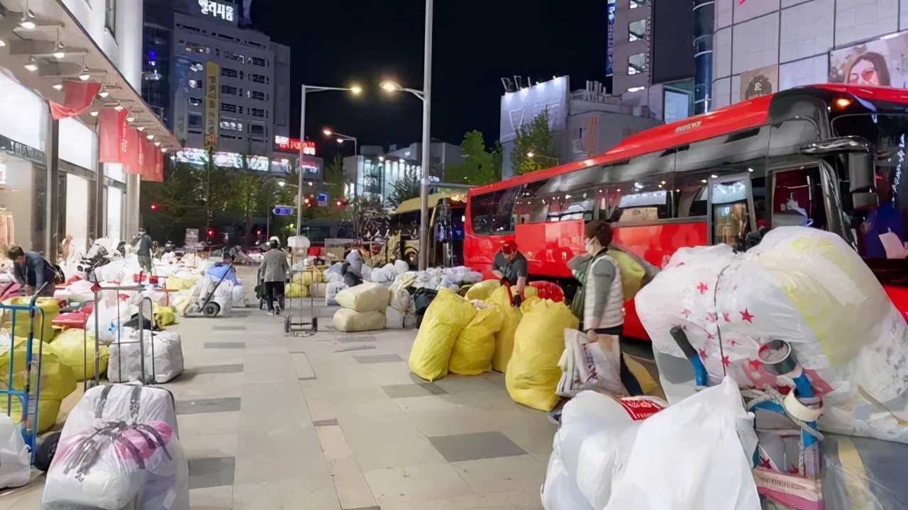 开线上线下服装店的前景,在县城开店和乡镇开店哪个好