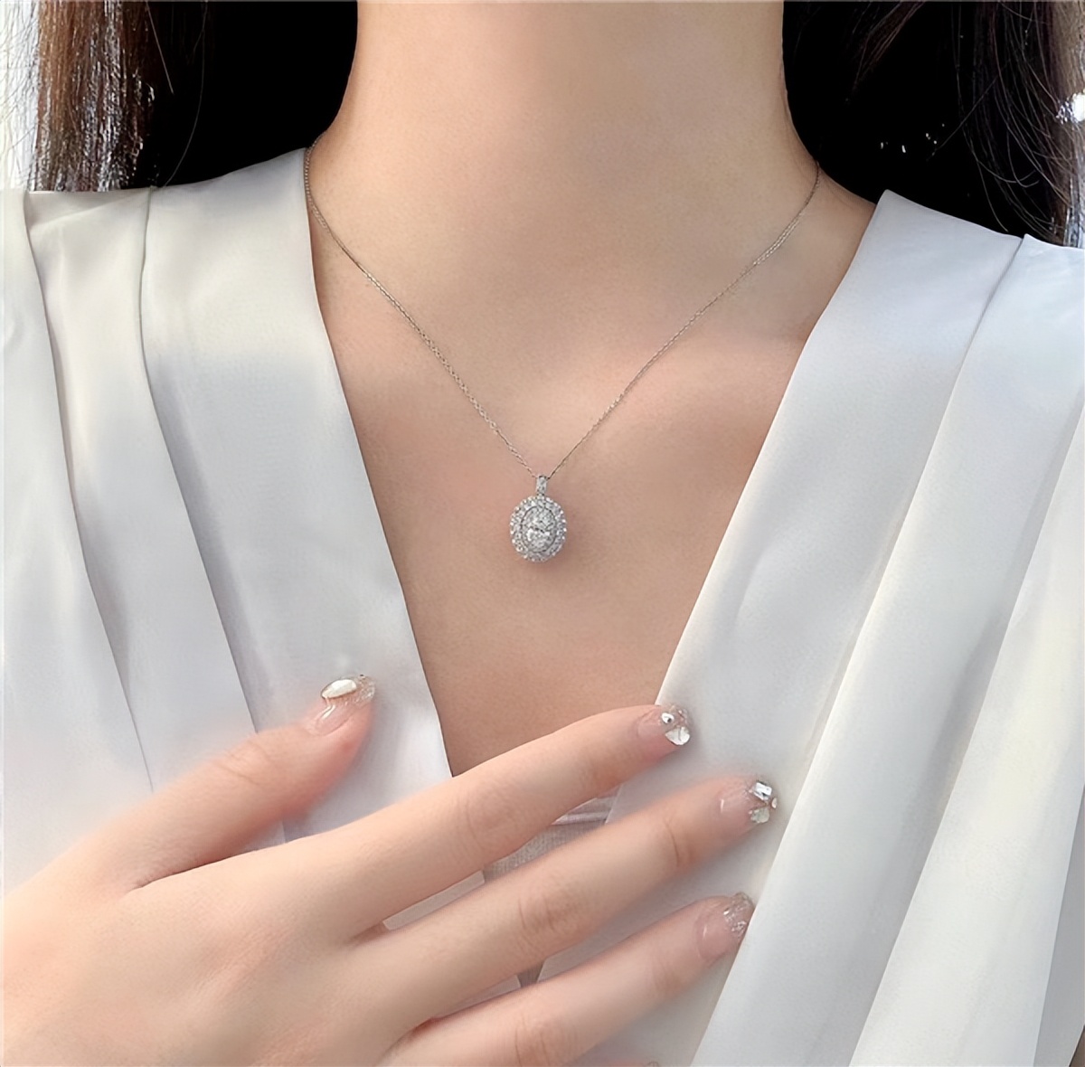 金盈丰珠宝让您拥有一个独一无二的珠宝选择